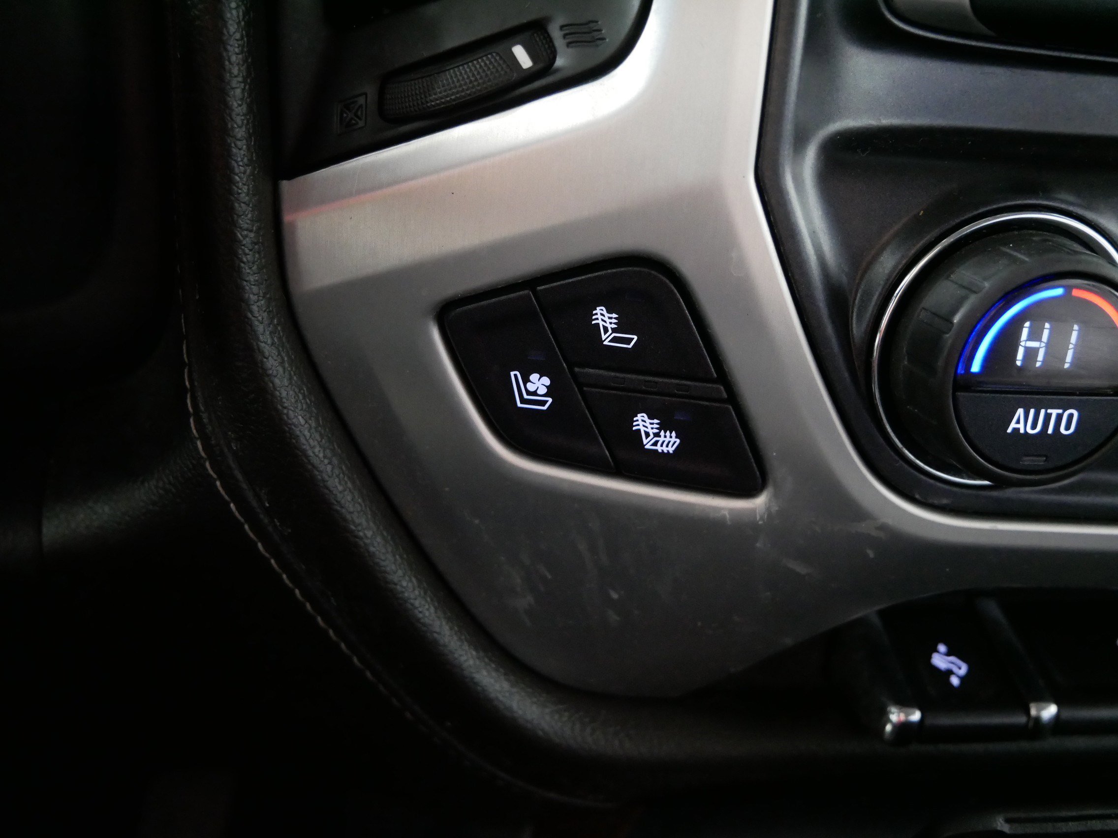 Used 2016 GMC Sierra 1500 SLT w/ SLT Premium Package AWD/4WD image 31