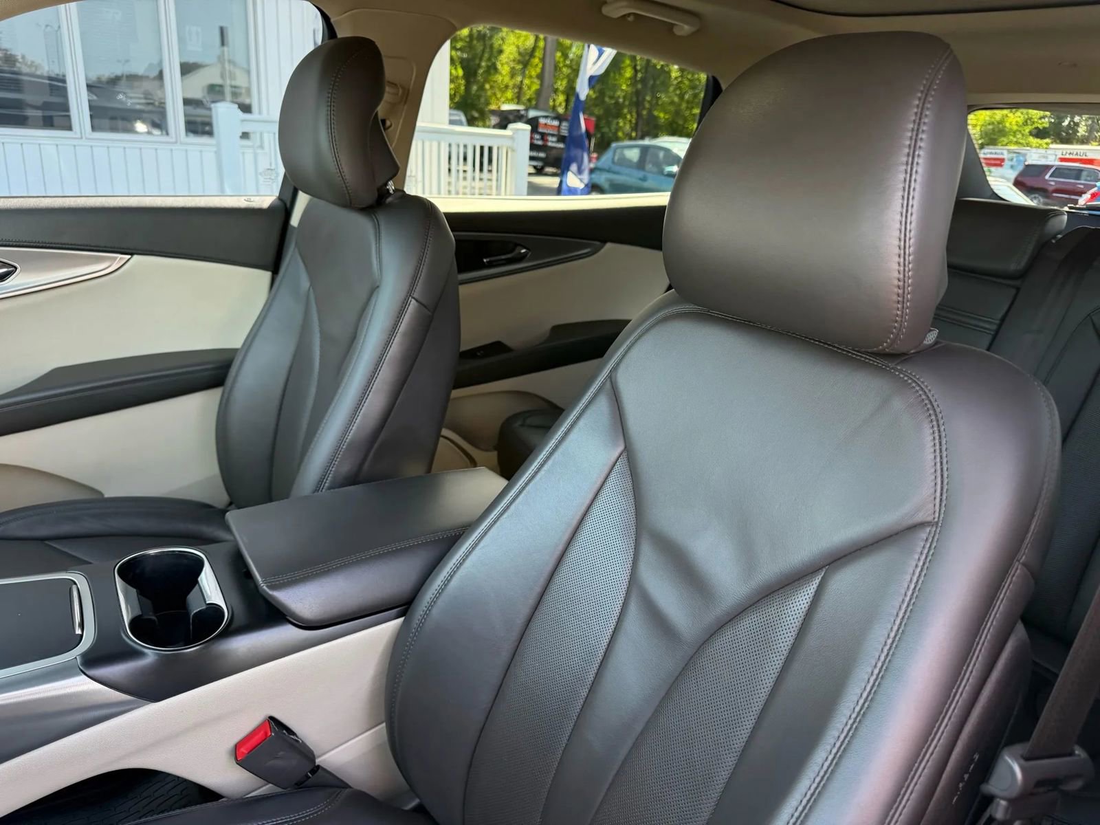 Used 2019 Lincoln Nautilus Select image 15