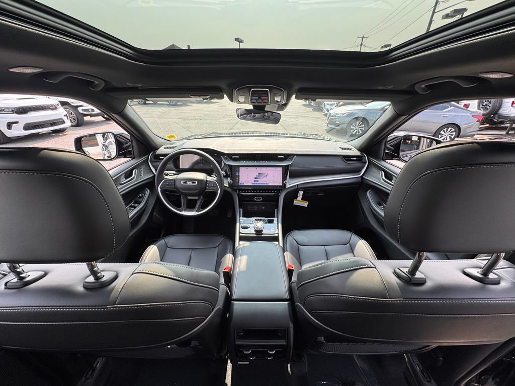 New 2026 Jeep Grand Cherokee Limited w/ Limited Altitude Package AWD/4WD image 24