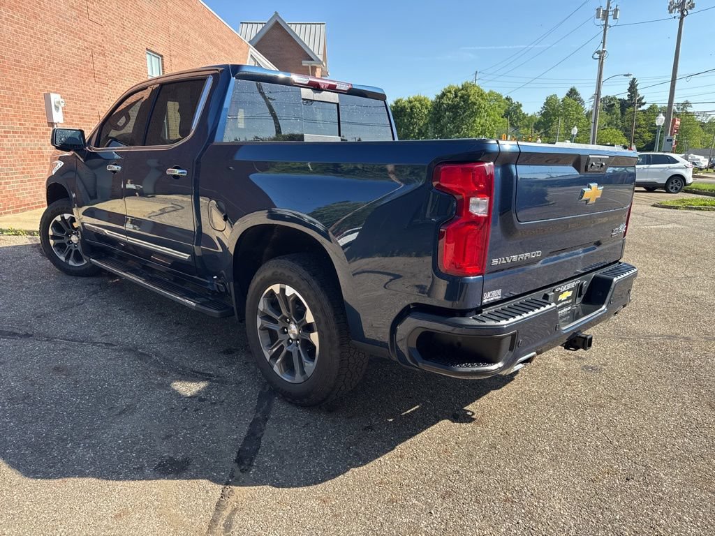 Used 2022 Chevrolet Silverado 1500 High Country w/ Technology Package AWD/4WD image 6