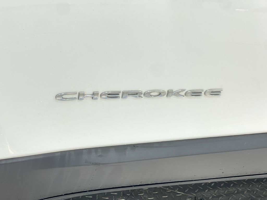 Used 2019 Jeep Cherokee Limited image 40