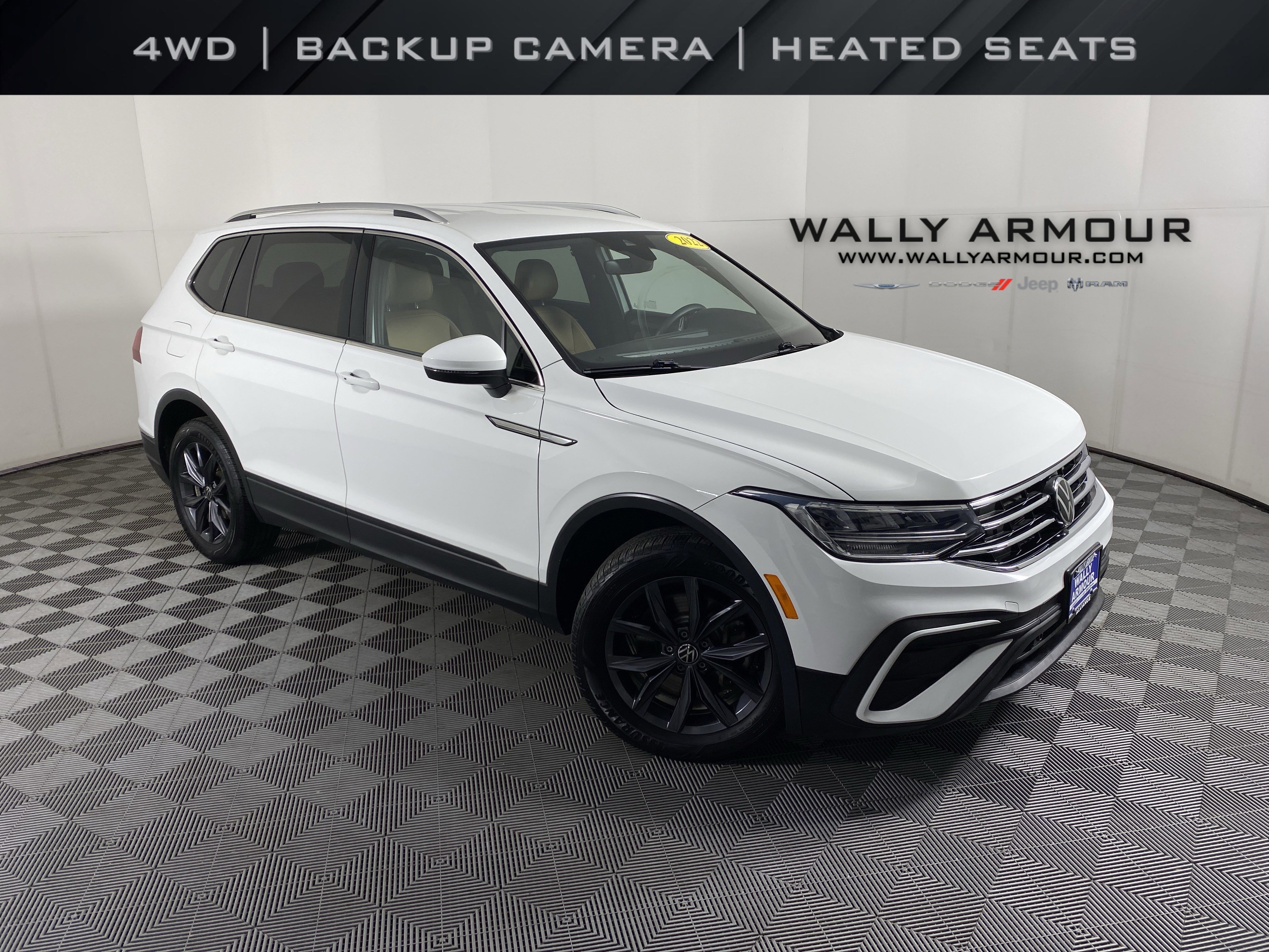 Used 2022 Volkswagen Tiguan SE AWD/4WD image 1