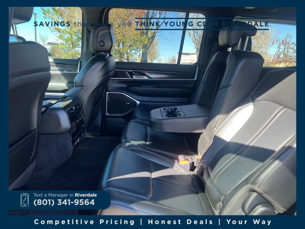 Used 2024 Jeep Wagoneer 4WD w/ HD Trailer Tow Package image 23