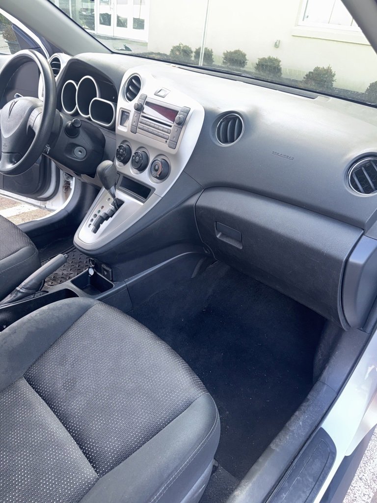 Used 2010 Pontiac Vibe w/ Preferred Package image 16