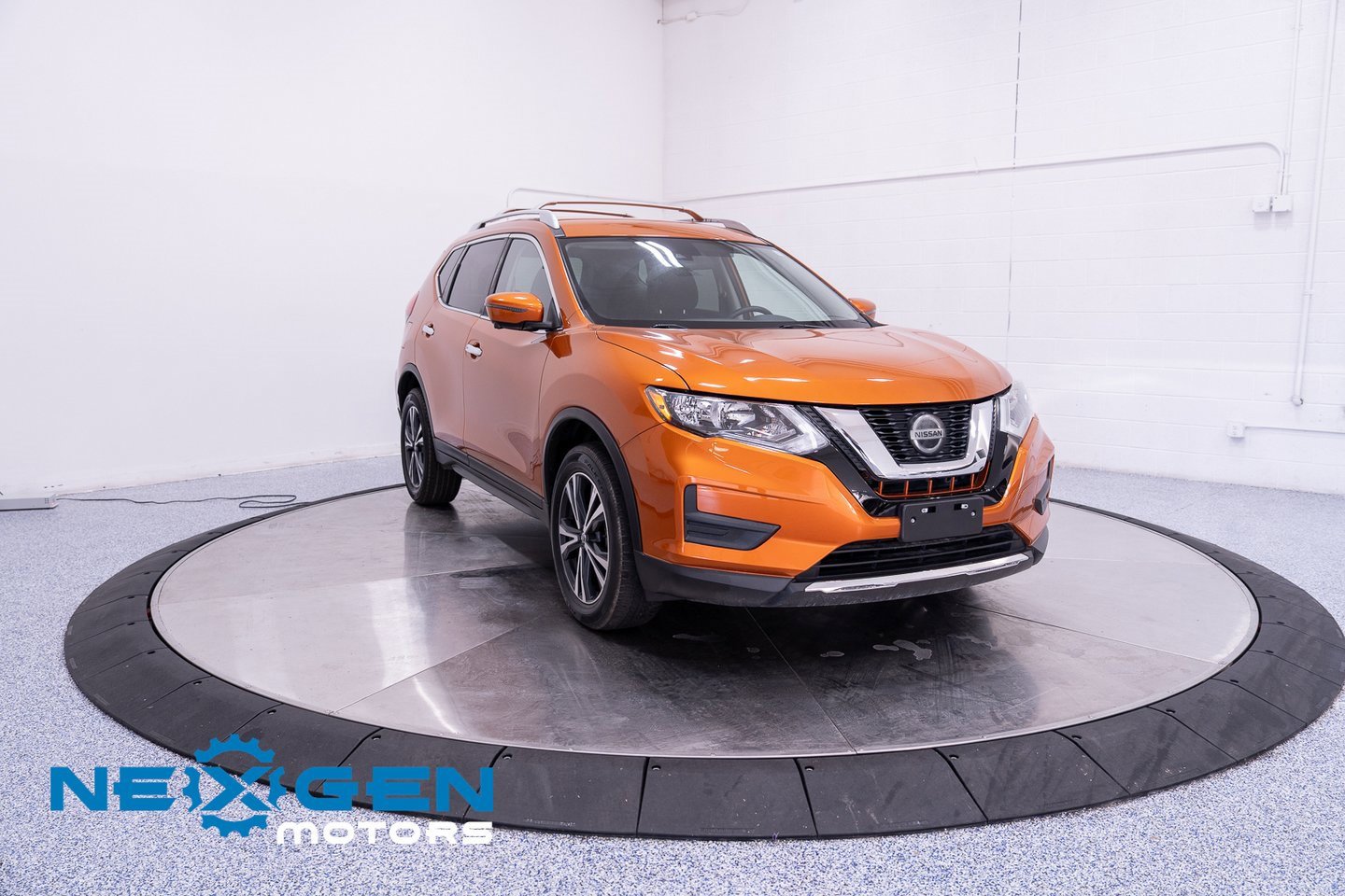 Used 2020 Nissan Rogue SV w/ Premium Package image 3