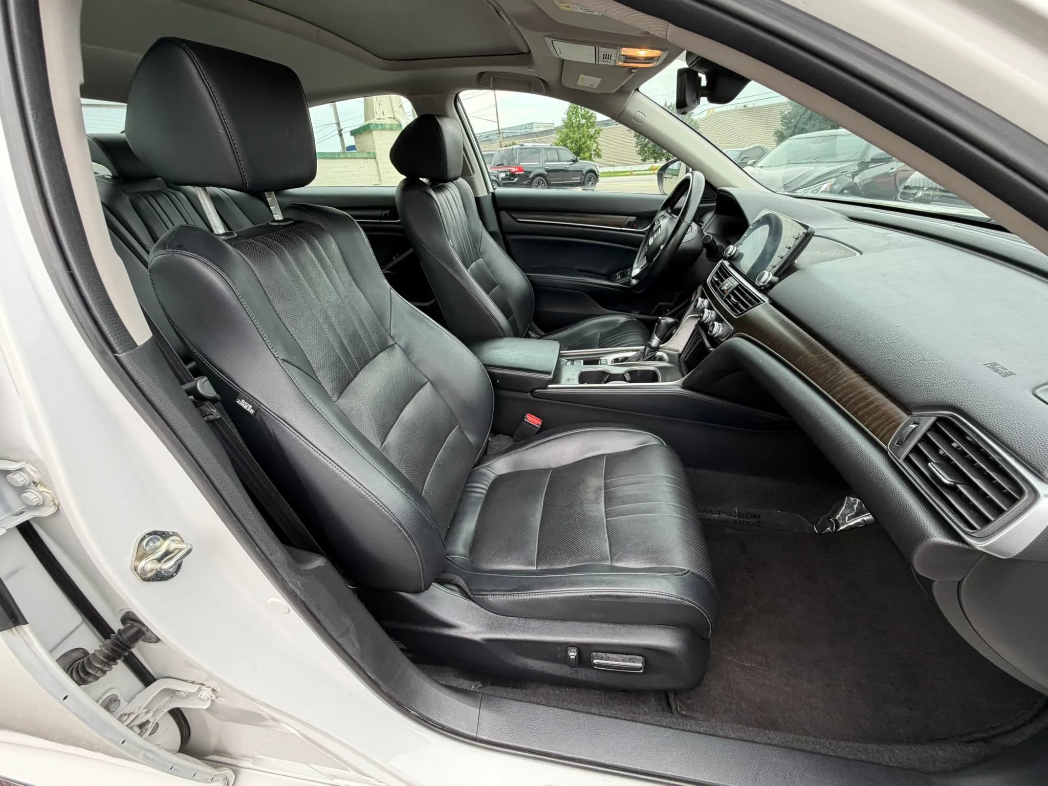 Used 2018 Honda Accord EX-L image 27