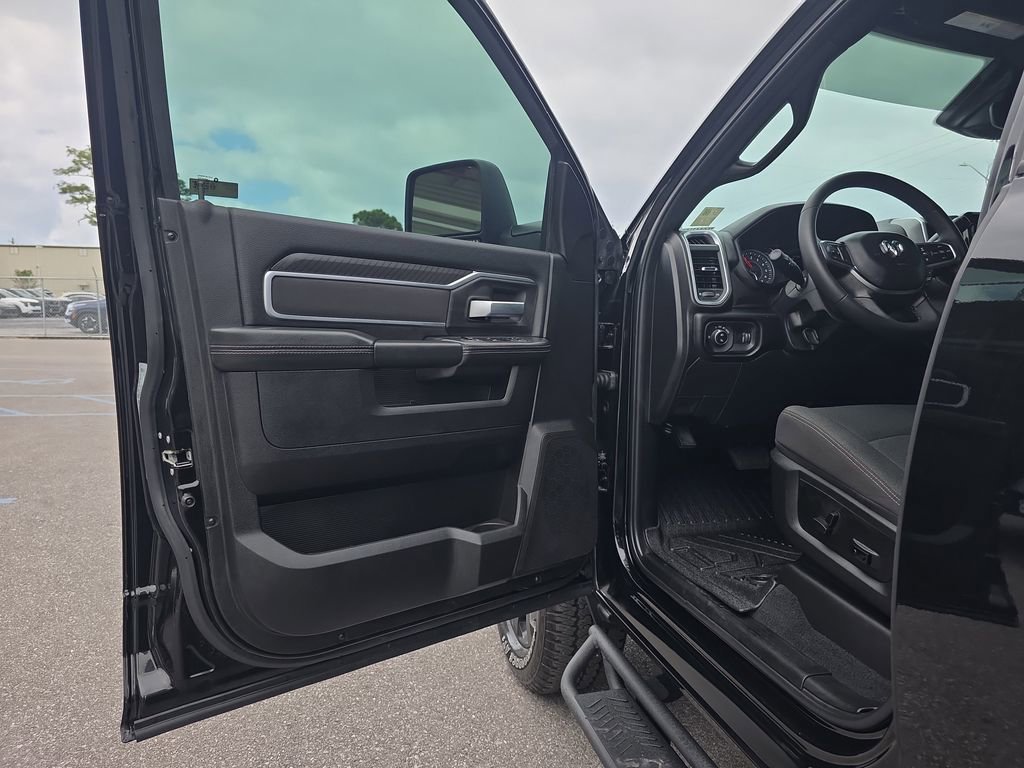 Used 2025 RAM 2500 Big Horn AWD/4WD image 17