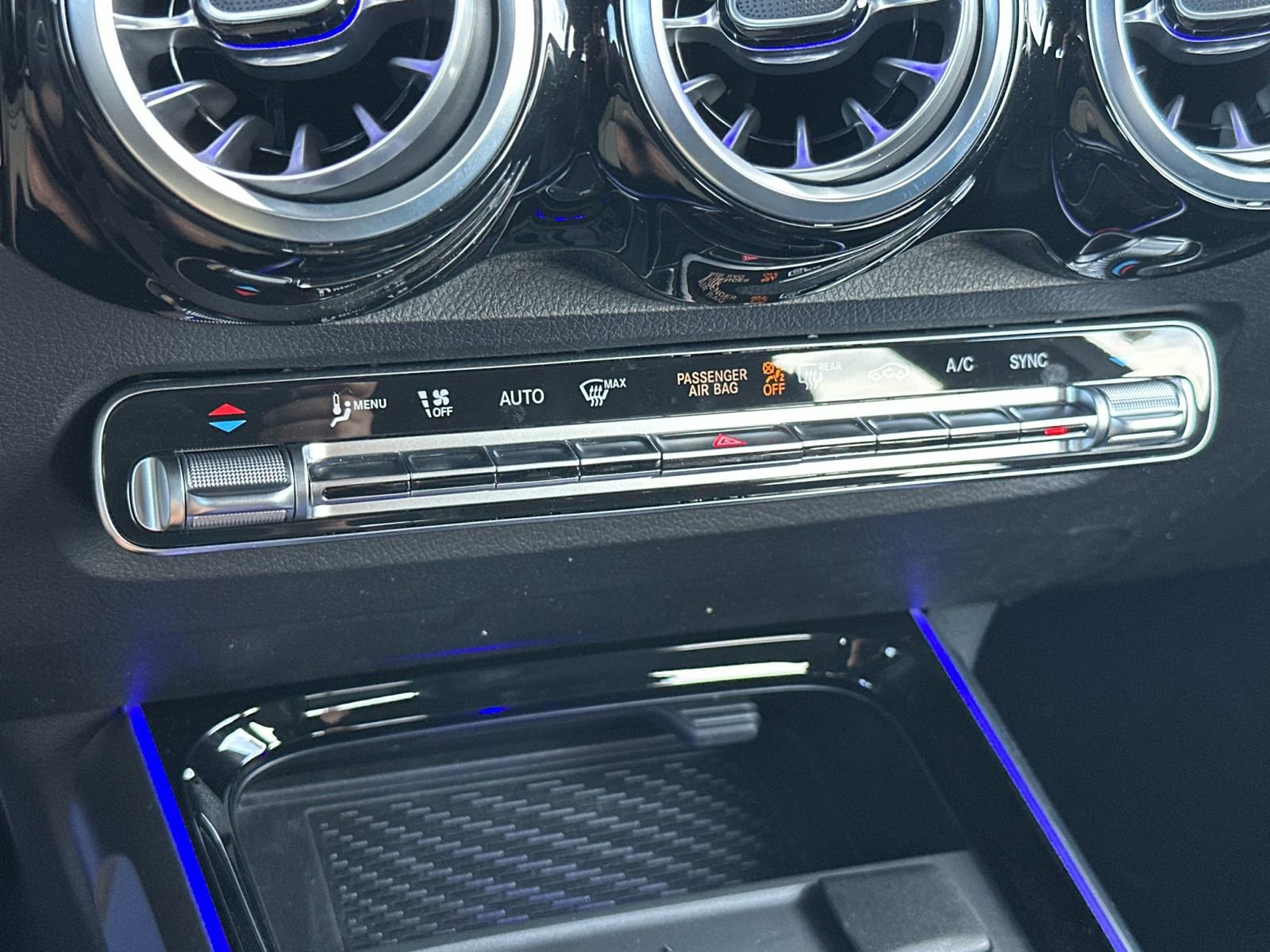 Used 2024 Mercedes-Benz GLB 35 AMG 4MATIC image 23