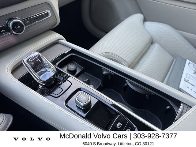 Used 2025 Volvo XC90 T8 Ultra w/ Lounge Package AWD/4WD image 6