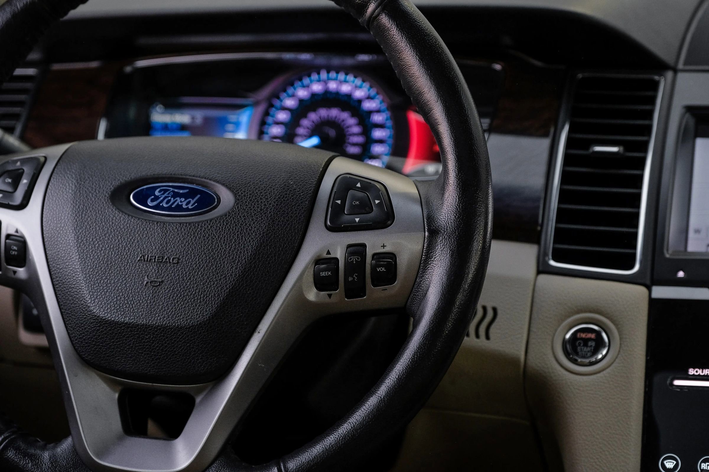 Used 2019 Ford Taurus Limited image 26