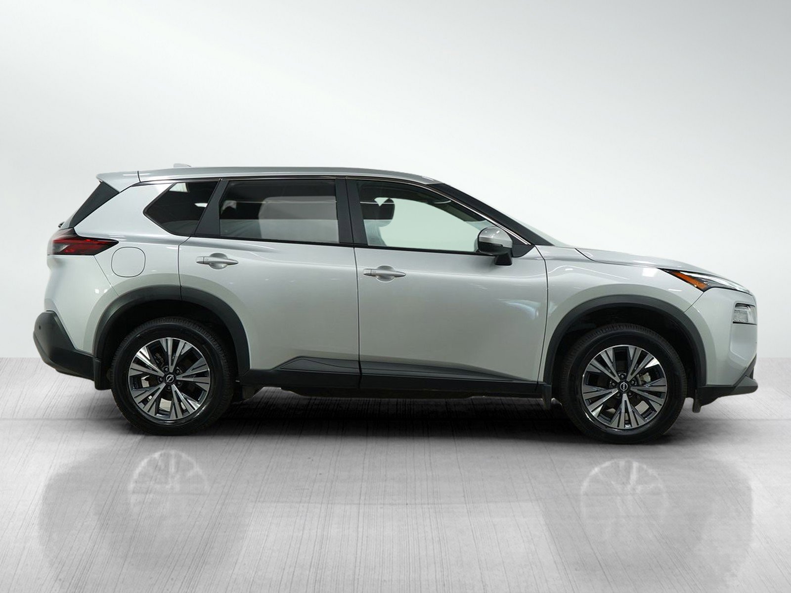 Used 2022 Nissan Rogue SV image 6