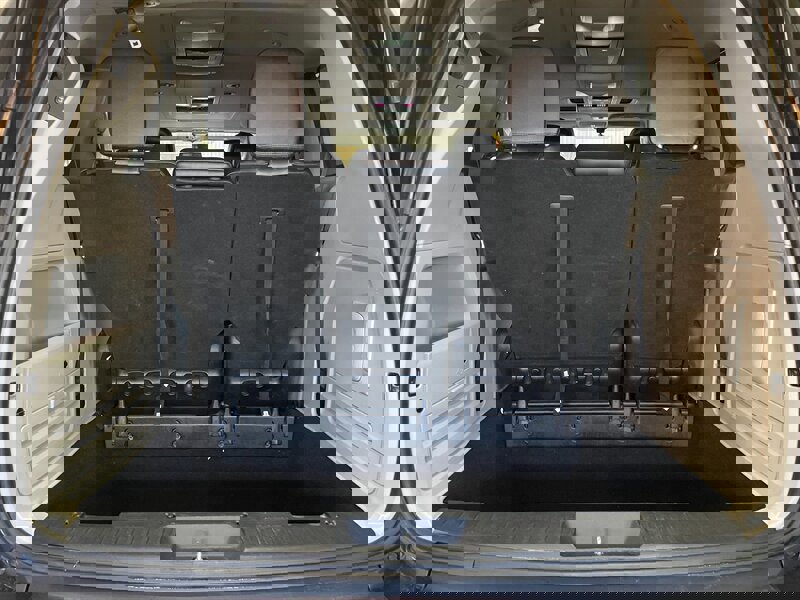 Used 2014 Chrysler Town & Country Touring-L w/ Driver Convenience Group image 28