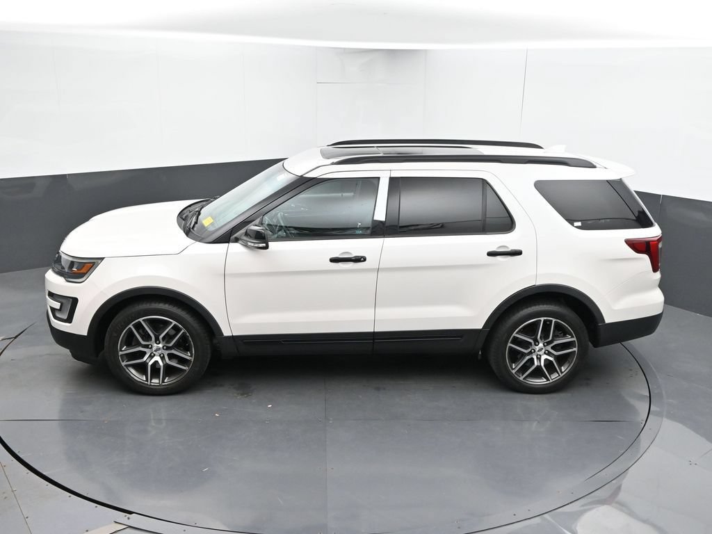 Used 2017 Ford Explorer Sport w/ Equipment Group 401A AWD/4WD image 36