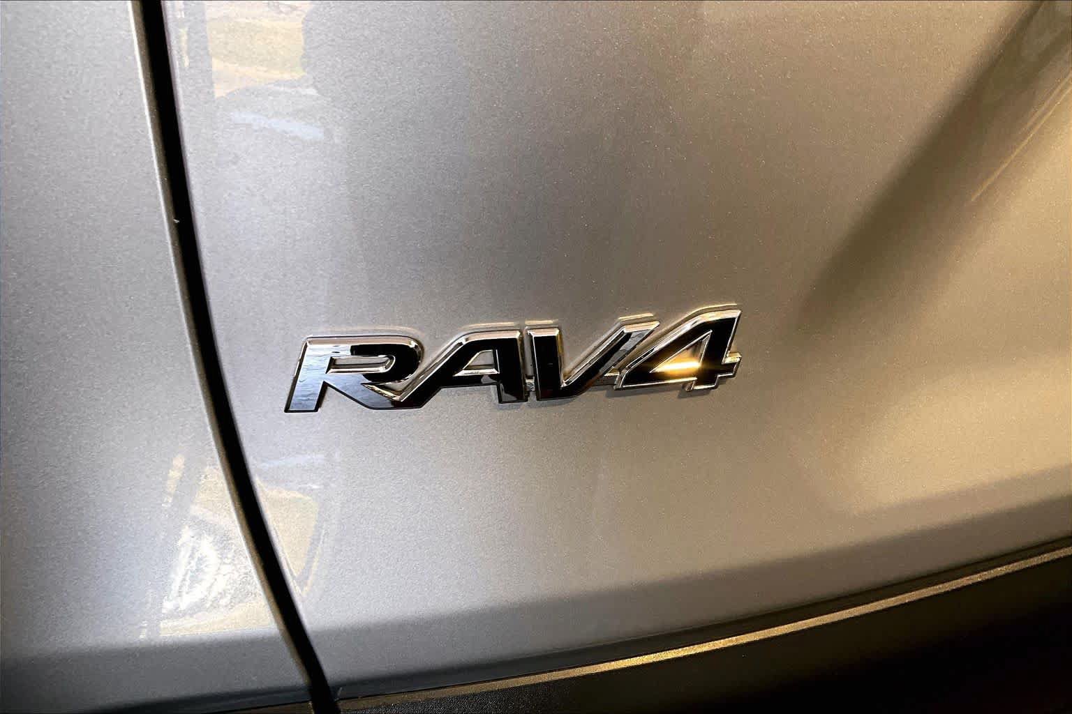 Used 2023 Toyota RAV4 XLE w/ Convenience Package AWD/4WD image 10