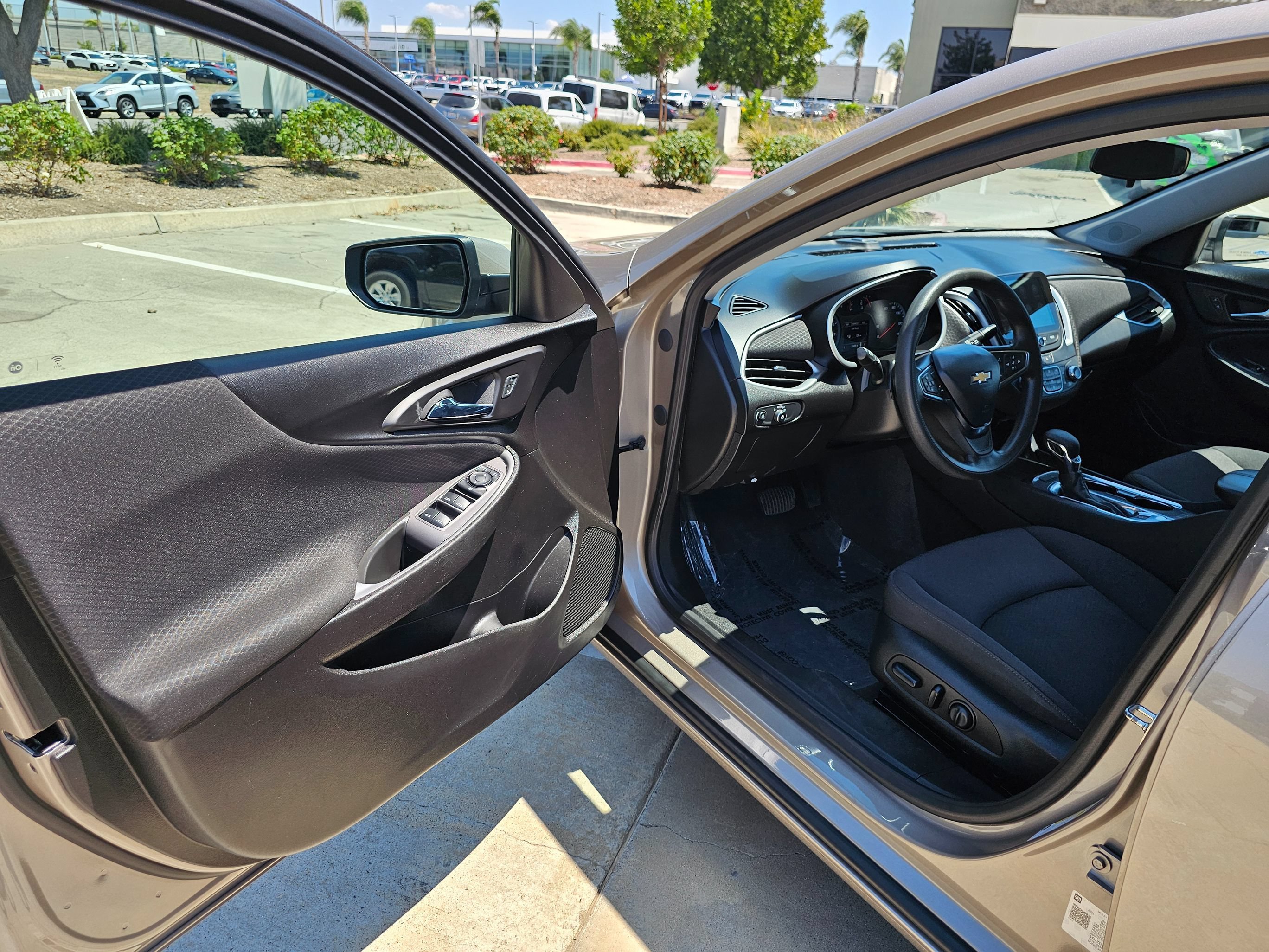 Used 2023 Chevrolet Malibu LT FWD image 16