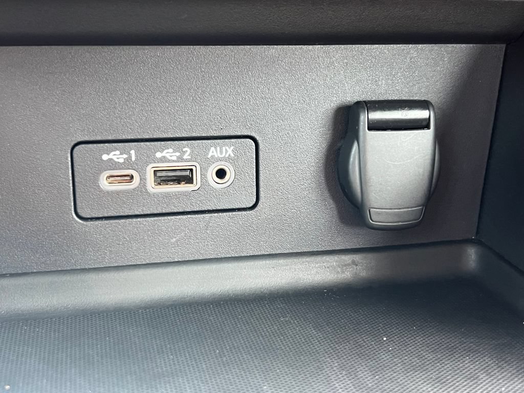 Used 2023 Nissan Sentra SV FWD image 30