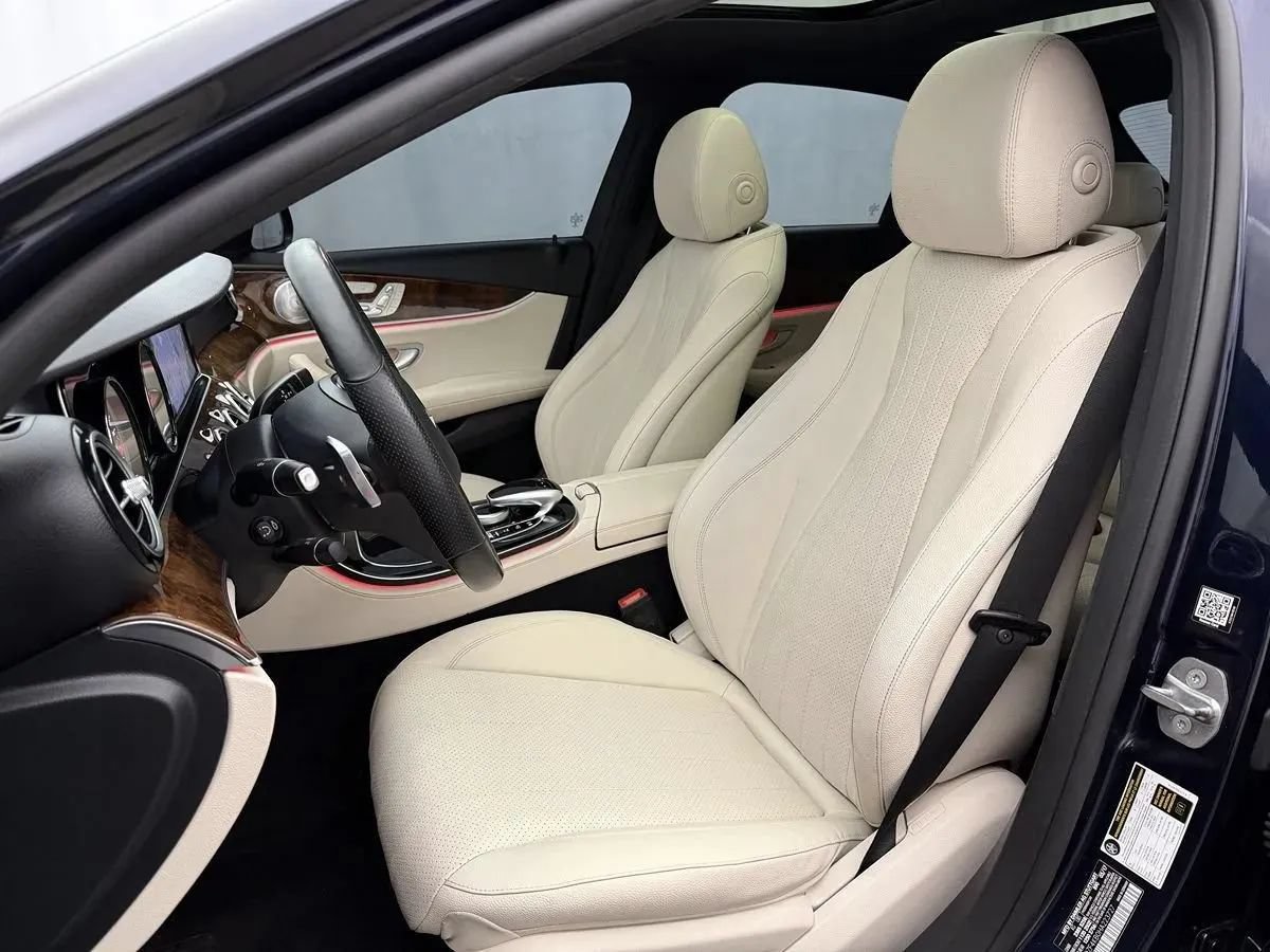 Used 2017 Mercedes-Benz E 300 4MATIC image 11