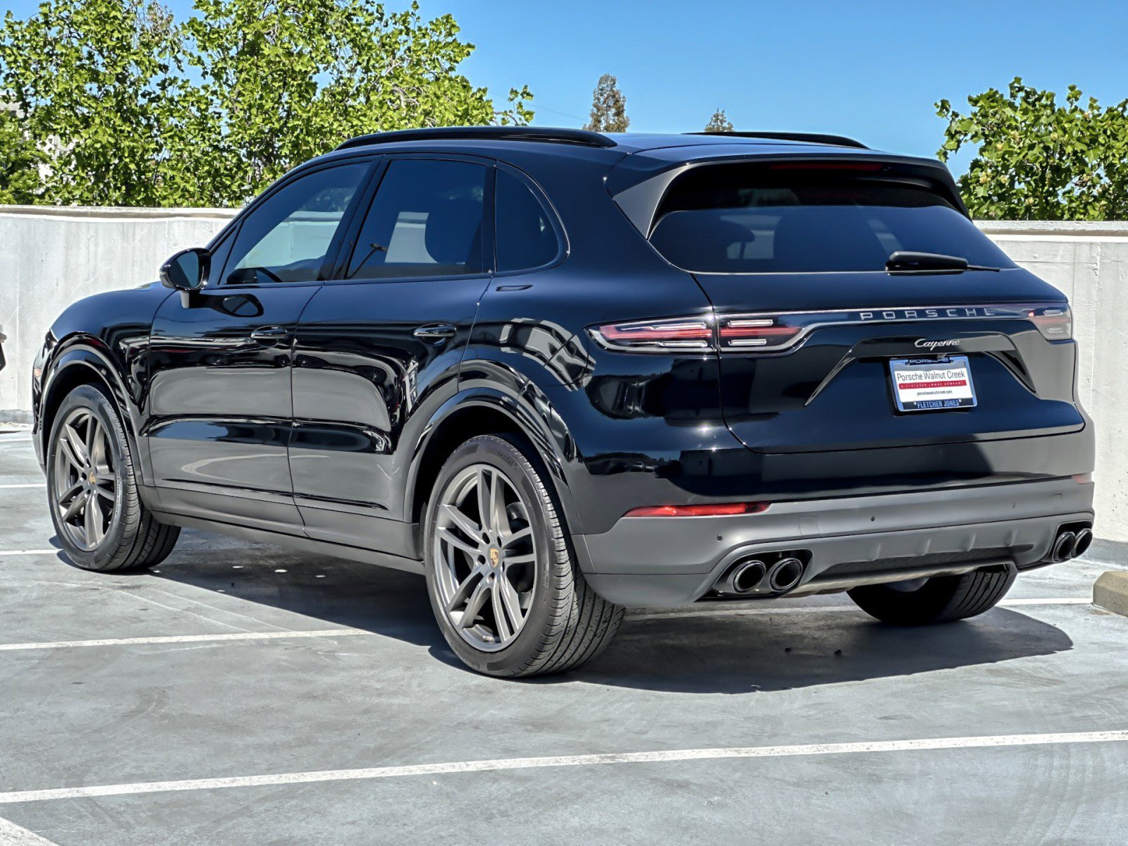 Certified 2022 Porsche Cayenne Platinum Edition image 3