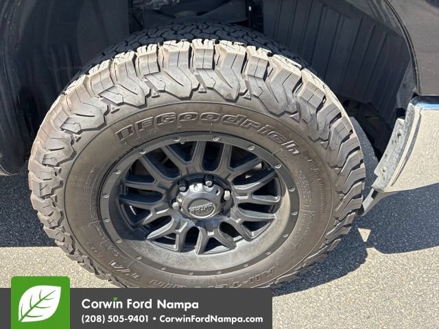 Used 2018 Nissan Titan SV AWD/4WD image 7