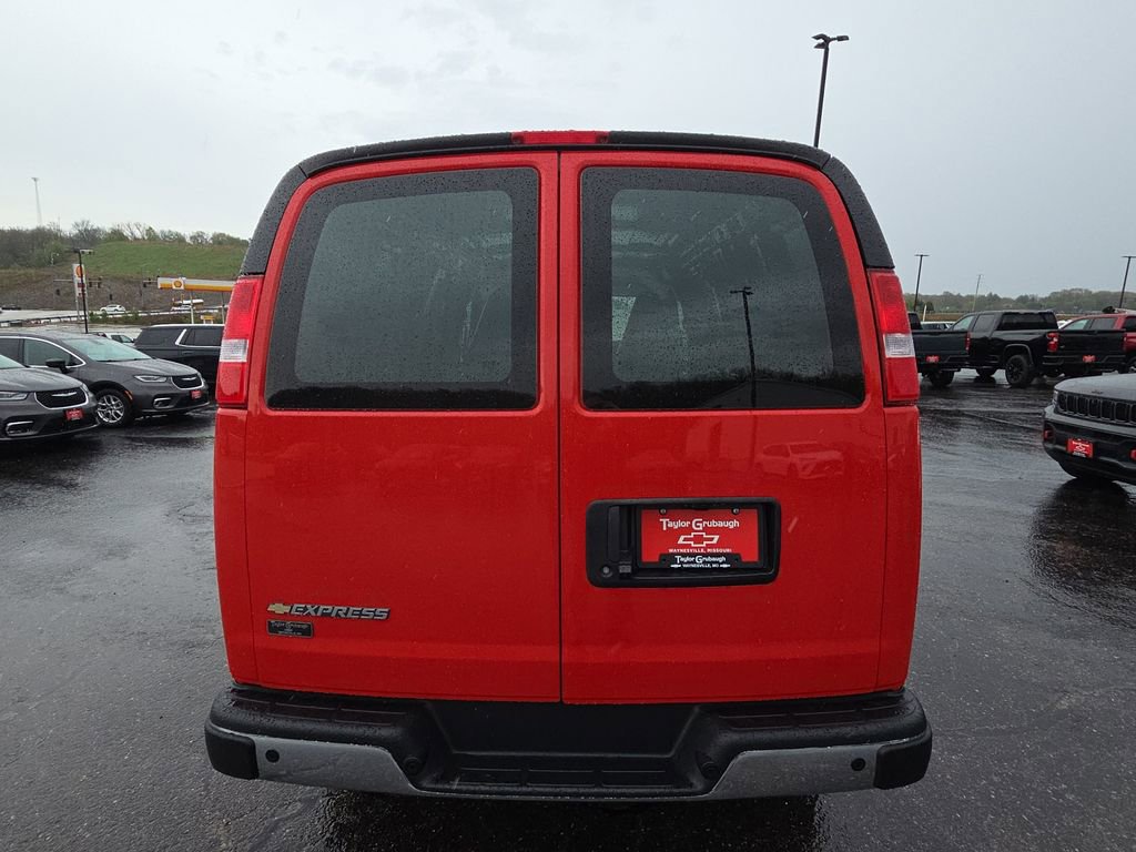 New 2026 Chevrolet Express 3500 RWD image 7