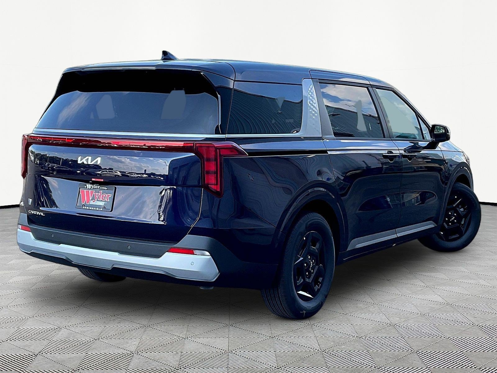 New 2027 Kia Carnival FWD image 7