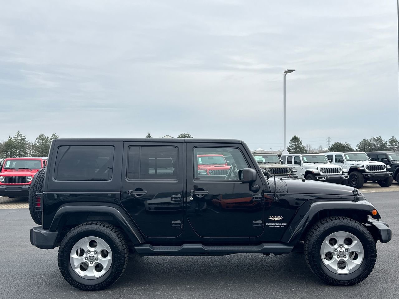 Used 2015 Jeep Wrangler Unlimited Sahara w/ Connectivity Group image 2