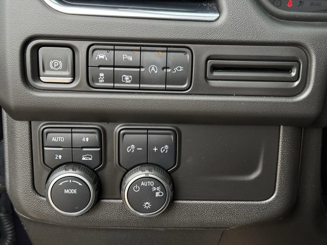 Used 2022 Chevrolet Tahoe RST w/ Luxury Package image 27