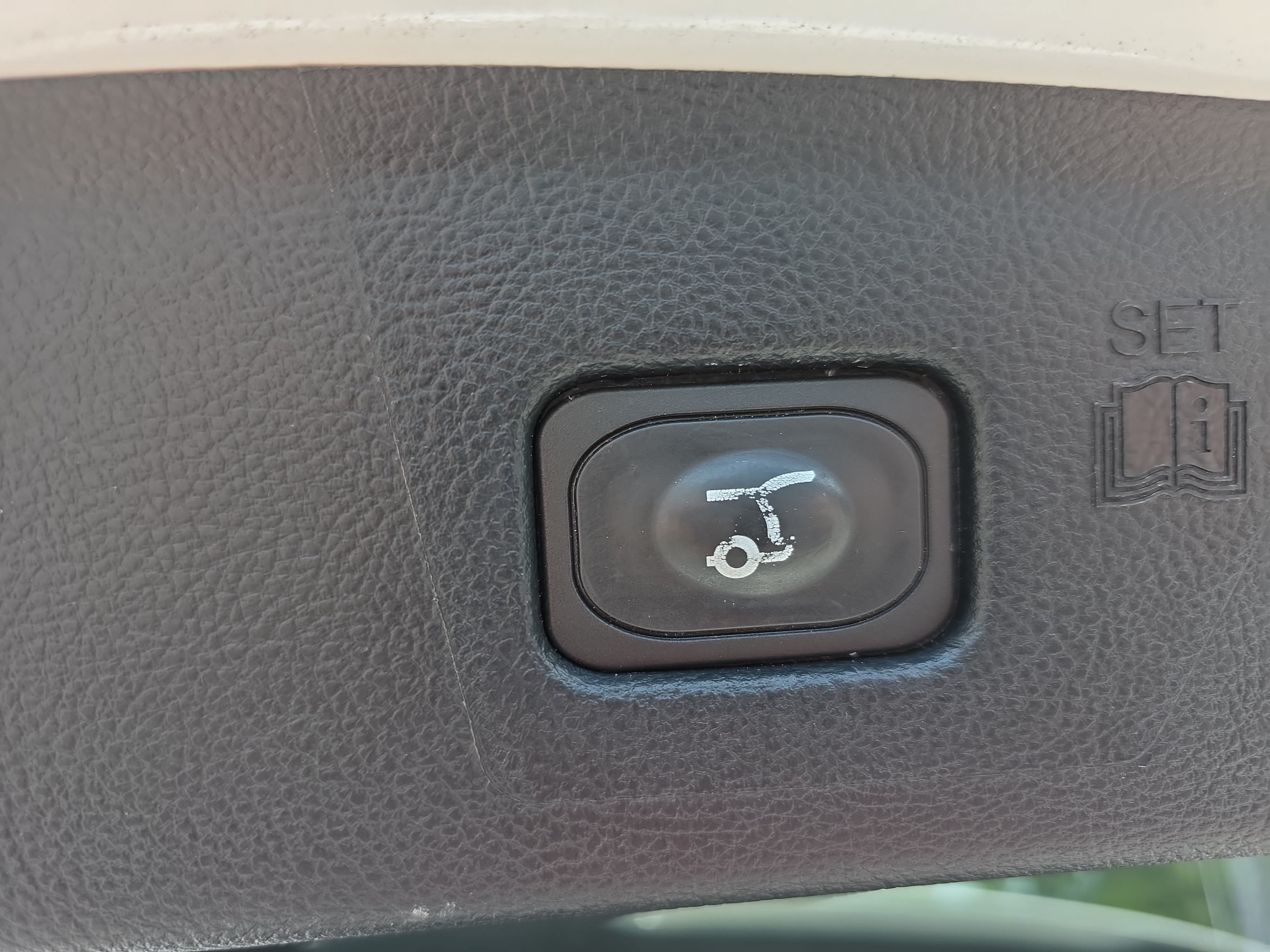 Used 2019 Ford Edge SEL w/ Equipment Group 201A FWD image 13