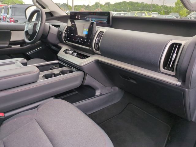 Used 2025 Ford Expedition Max Active RWD image 35