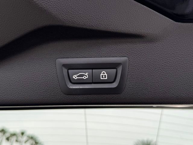 Certified 2022 BMW X5 xDrive40i w/ Climate Comfort Package image 16