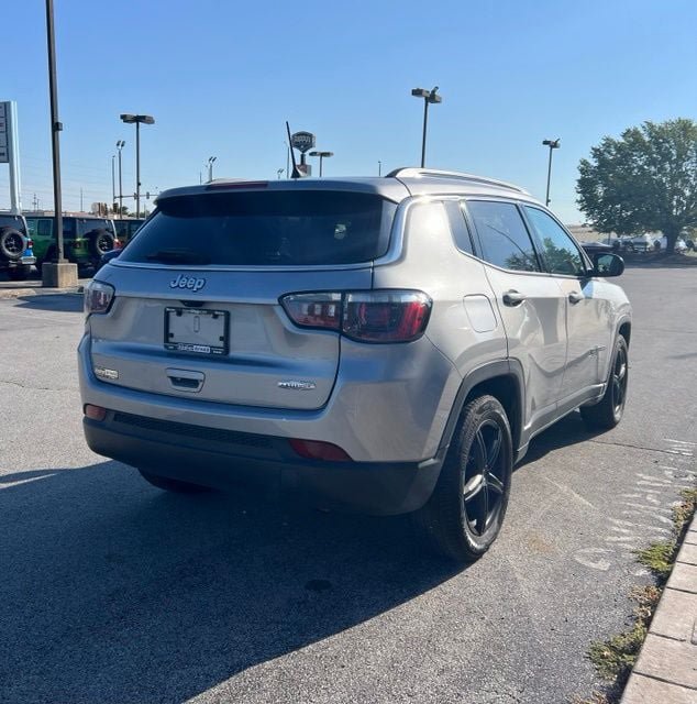 Used 2022 Jeep Compass Latitude FWD image 6