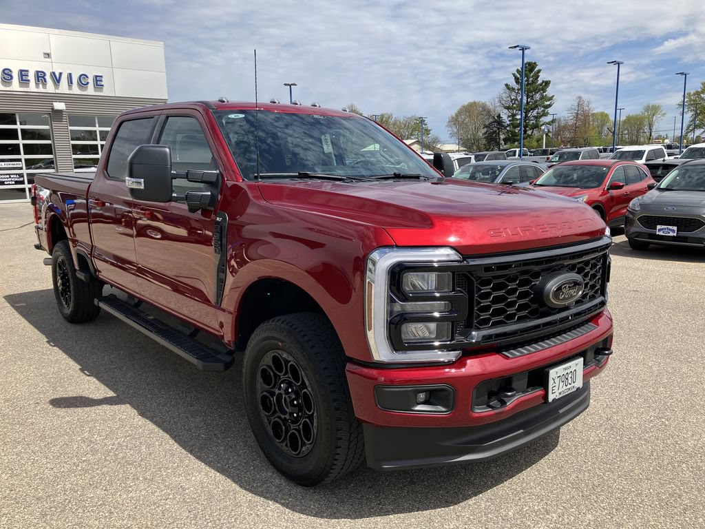 Used 2025 Ford F350 XLT w/ Black Appearance Package AWD/4WD image 4