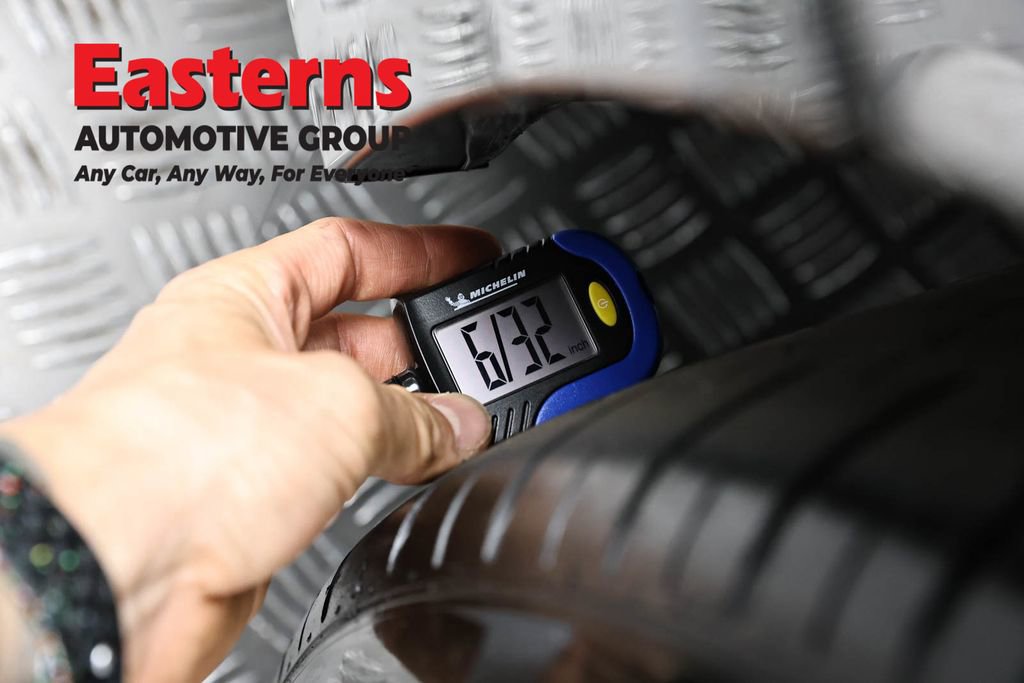 Used 2022 Land Rover Range Rover Velar R-Dynamic S AWD/4WD image 26