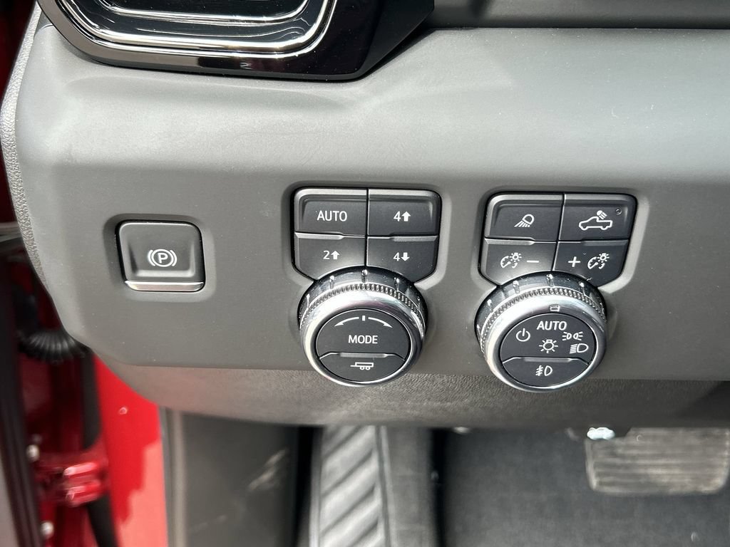 Used 2025 GMC Sierra 2500 AT4 w/ Max Trailering Package AWD/4WD image 18