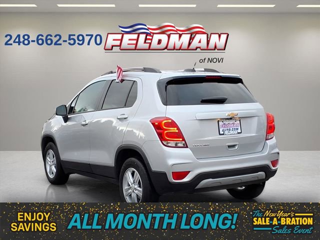 Used 2022 Chevrolet Trax LT w/ LT Convenience Package image 3