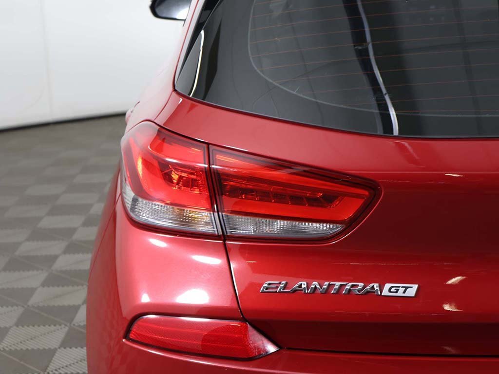 Used 2018 Hyundai Elantra GT Sport image 14