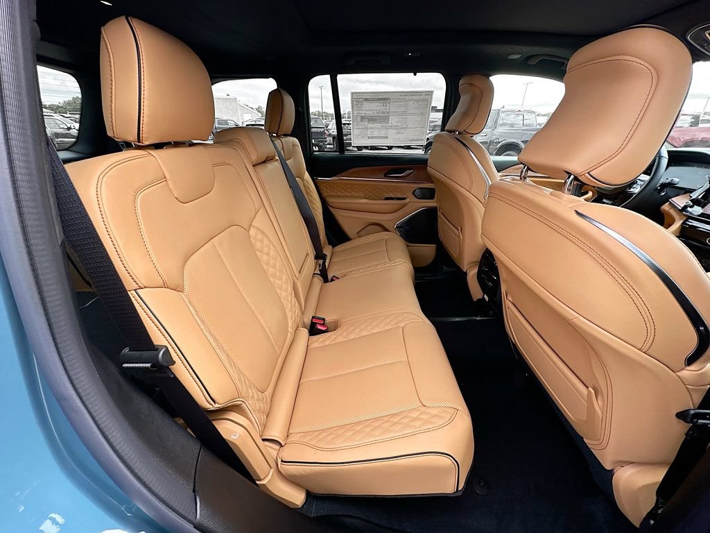 New 2026 Jeep Grand Cherokee Summit AWD/4WD image 34