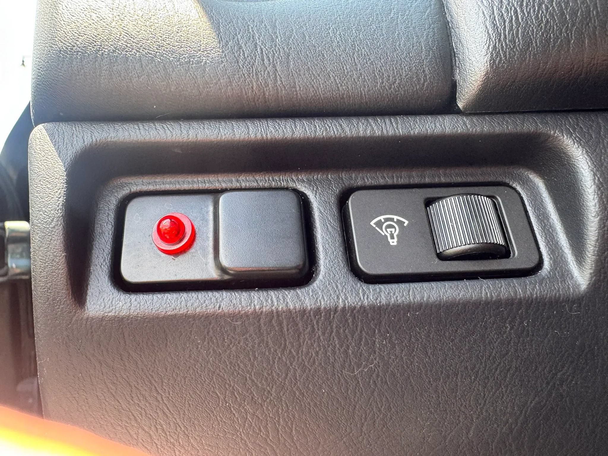 Used 1999 MAZDA MX-5 Miata RWD image 27