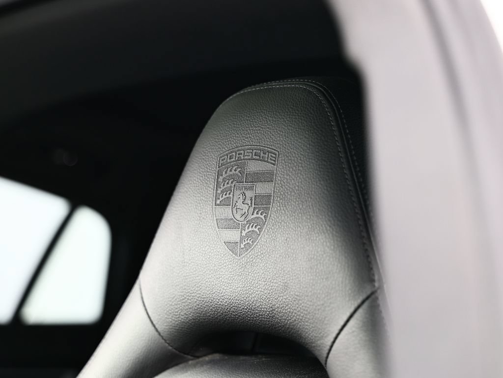 Used 2022 Porsche Panamera image 22