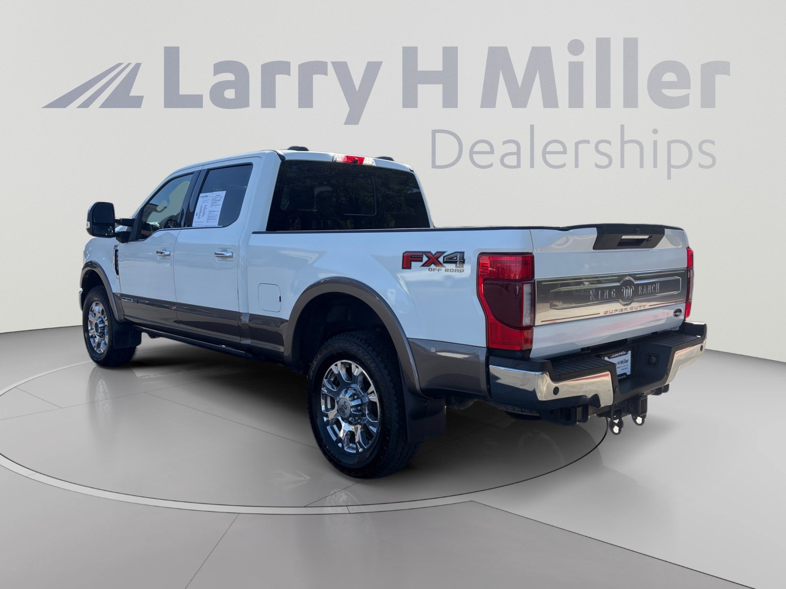 Used 2022 Ford F350 King Ranch w/ King Ranch Ultimate Package AWD/4WD image 3