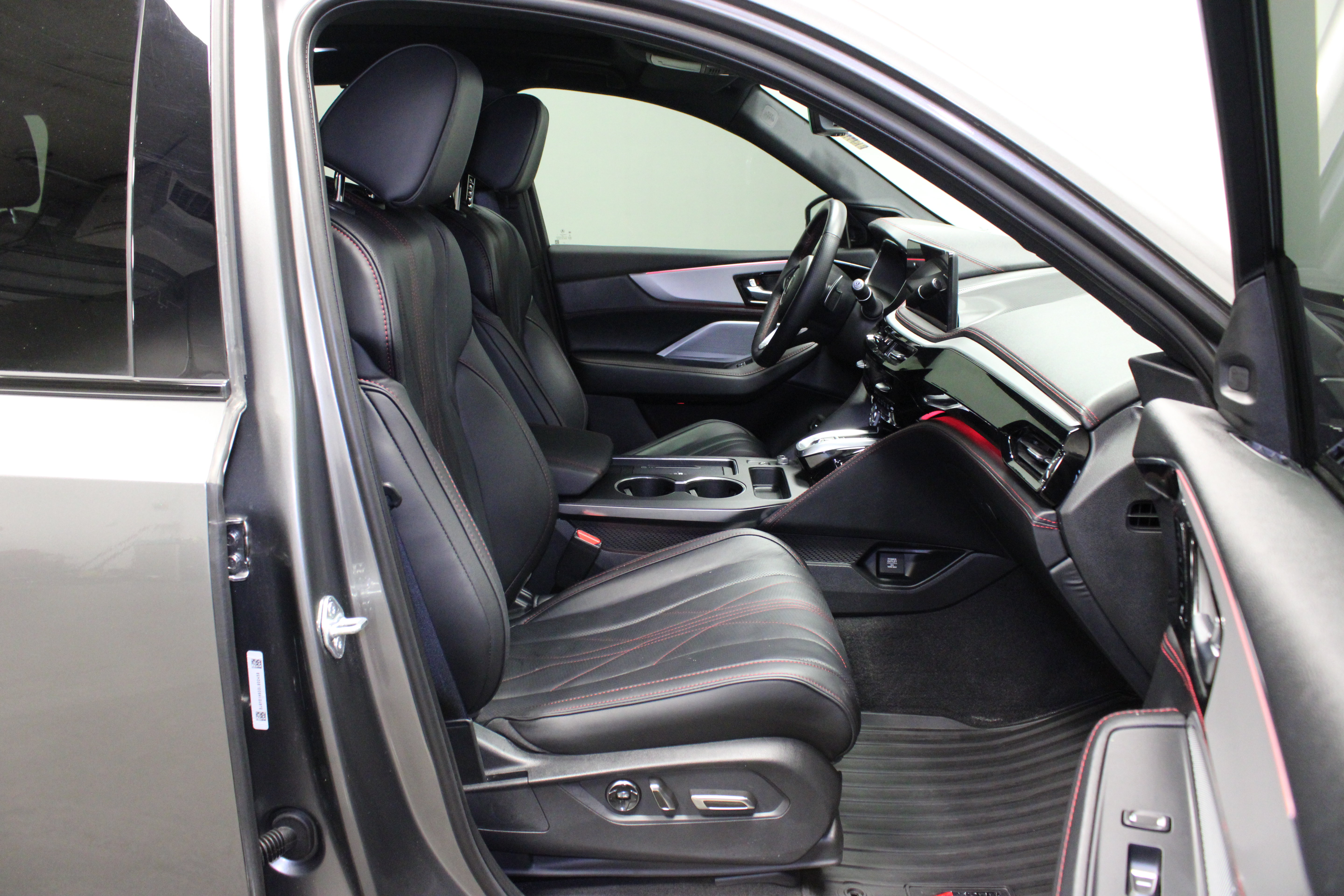 Used 2025 Acura MDX A-Spec AWD/4WD image 15