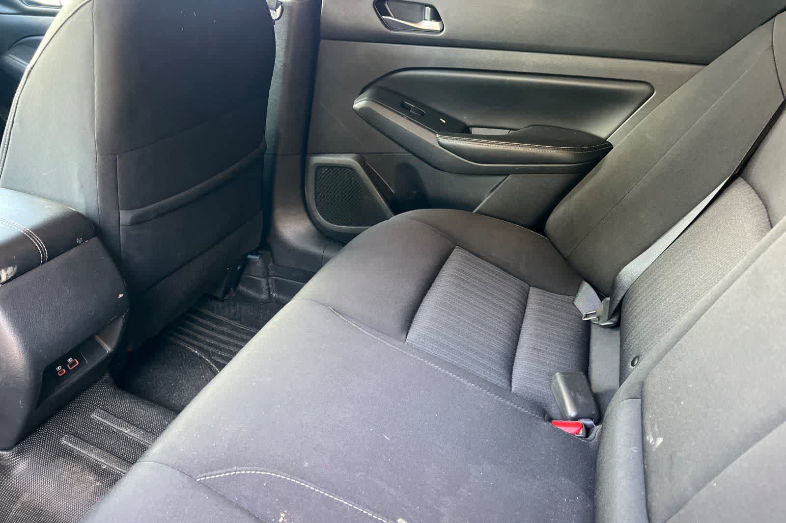 Used 2022 Nissan Altima 2.5 SV FWD image 5