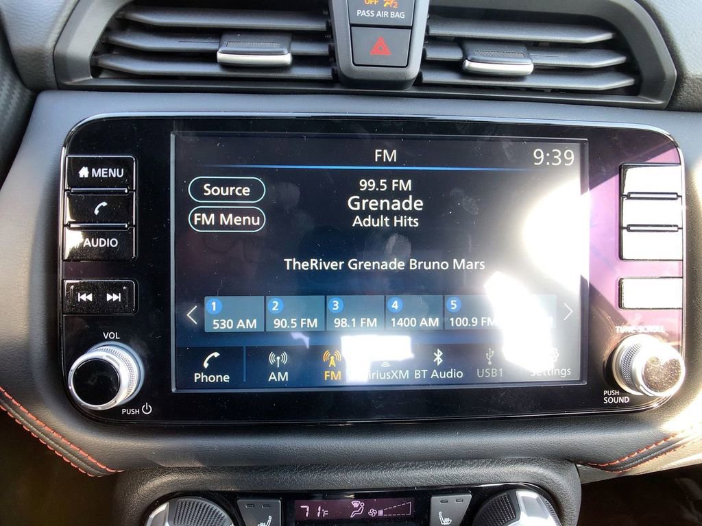 New 2025 Nissan Versa SR w/ Trunk Package image 17