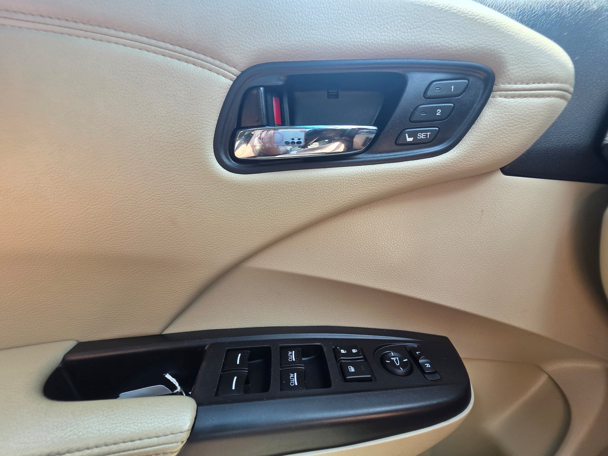 Used 2015 Acura RDX w/ Technology Package AWD/4WD image 16