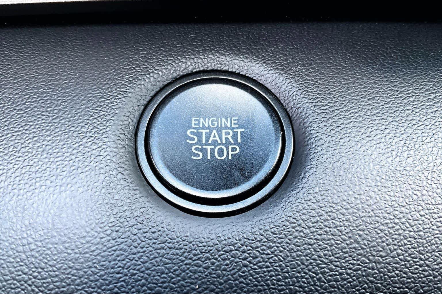 Certified 2025 Hyundai Elantra Sport image 47