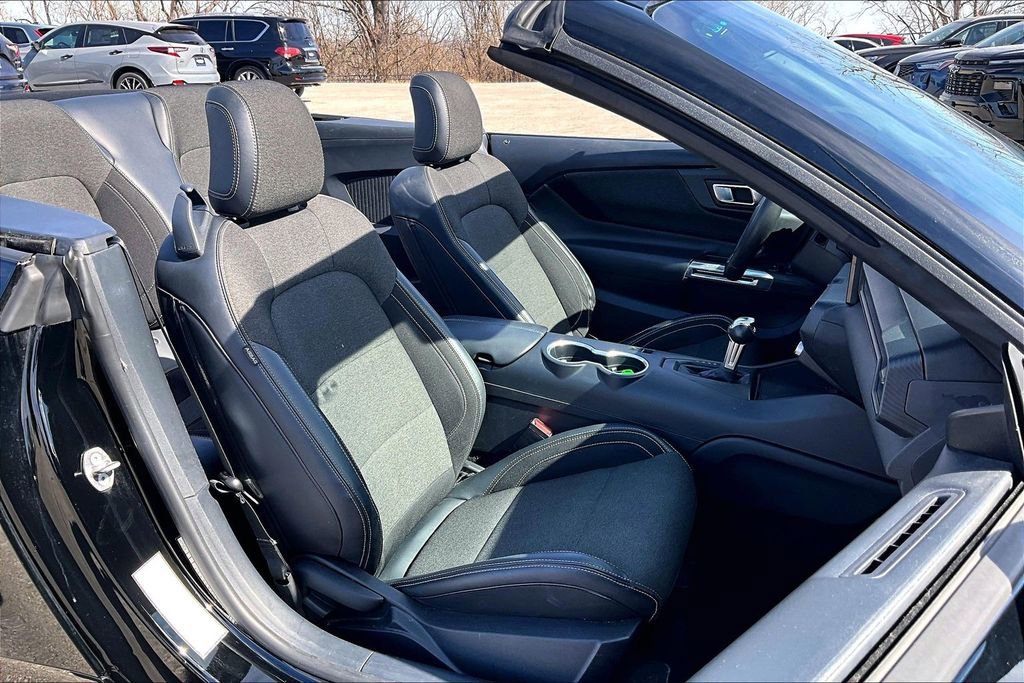 Used 2024 Ford Mustang Convertible image 10