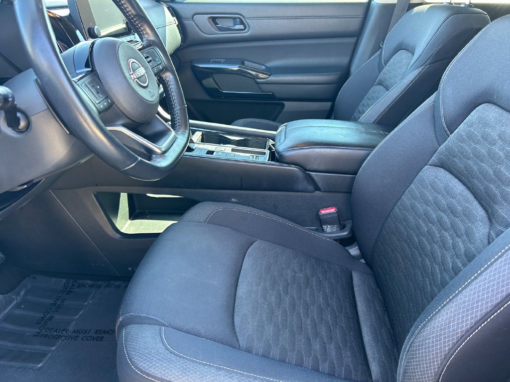 Used 2023 Nissan Pathfinder SV FWD image 11