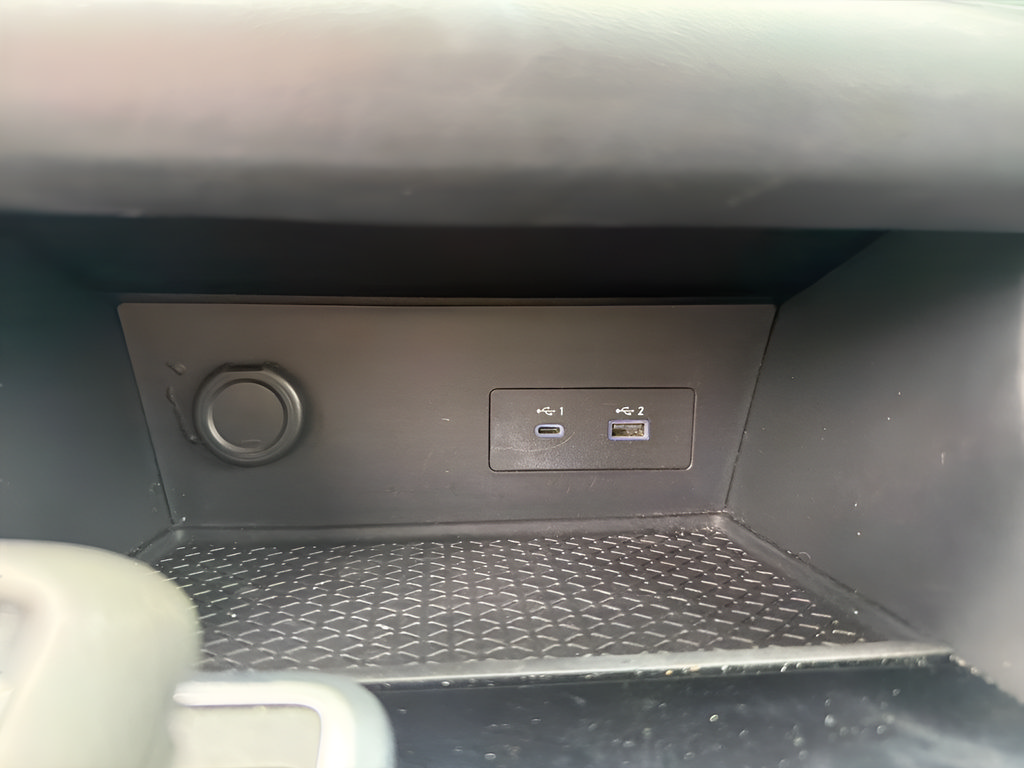 Certified 2024 Nissan Pathfinder SV FWD image 40