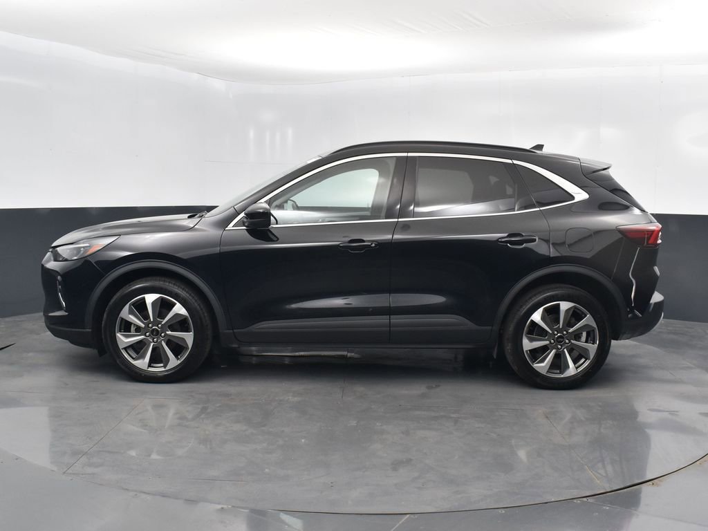Used 2023 Ford Escape Platinum image 9