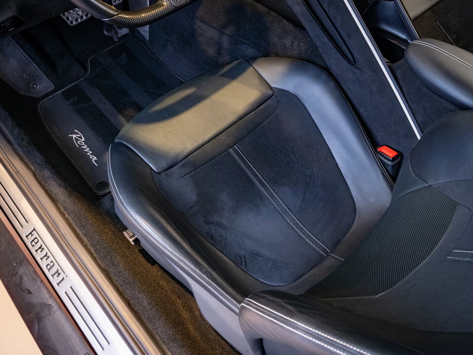 Used 2022 Ferrari Roma image 12